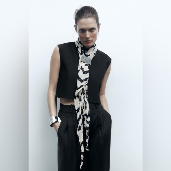 ZARA Plaque Hotel Resort Malibu Silver Brooch - Picture 2 of 8